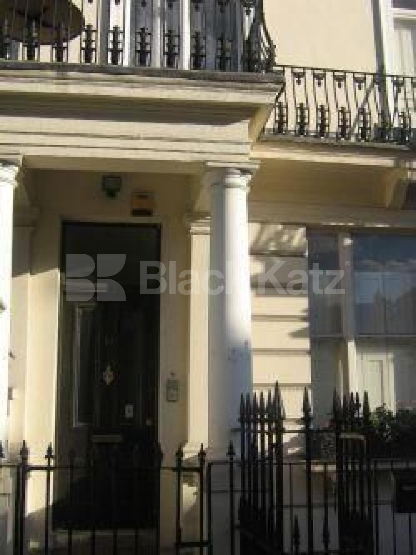 			Studio Apartment, 1 bath, 1 reception Flat			 Pembridge Villas, NOTTING HILL W11
